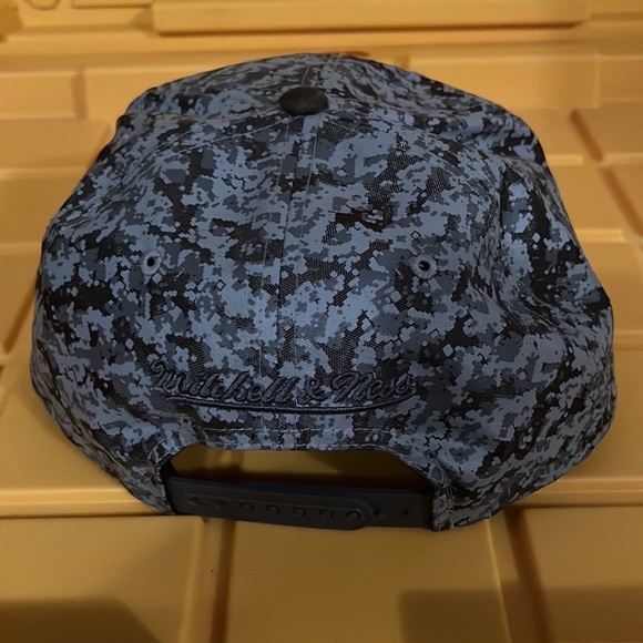 Mitchell & Ness Chicago Bulls Blue Camouflage snapback, Brand new - Picture 3 of 4